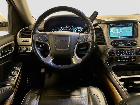 Used 2020 GMC Yukon Denali w/ Denali Ultimate Package image 28