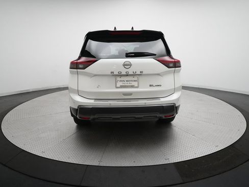 Certified 2025 Nissan Rogue SL w/ Tech Package image 26