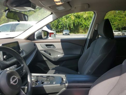 Used 2023 Nissan Rogue S FWD image 19