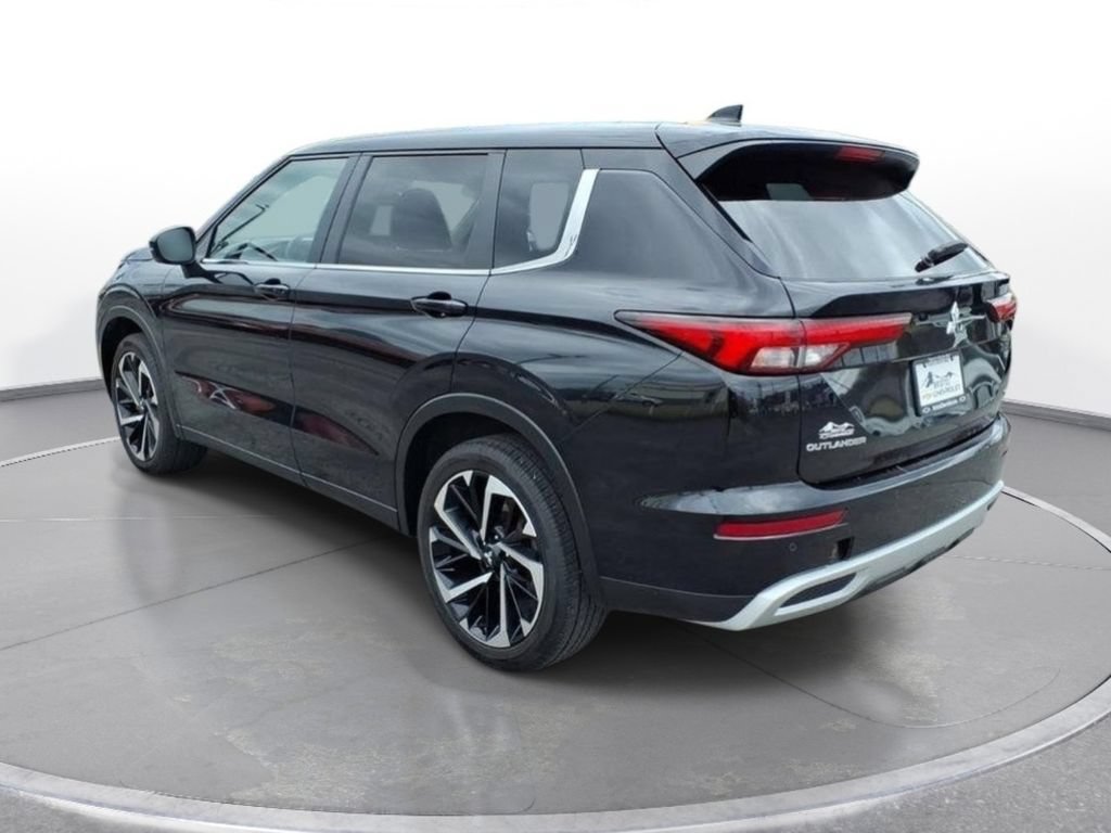 Used 2024 Mitsubishi Outlander SE AWD/4WD image 11