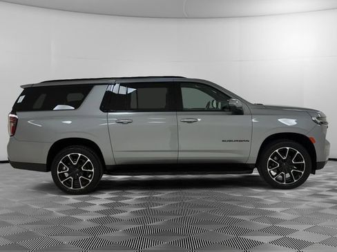 Used 2024 Chevrolet Suburban RST w/ Luxury Package AWD/4WD image 6