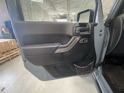 Used 2014 Jeep Wrangler Unlimited Sport AWD/4WD image 30