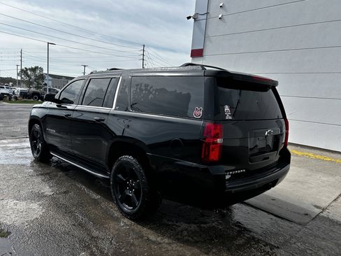 Used 2019 Chevrolet Suburban LT w/ LT Midnight Edition AWD/4WD image 3