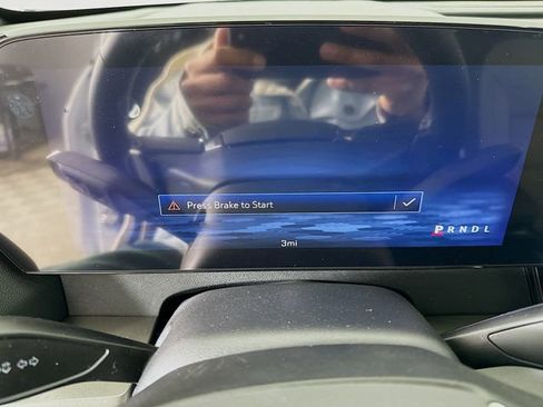 New 2026 Chevrolet Traverse LT image 14