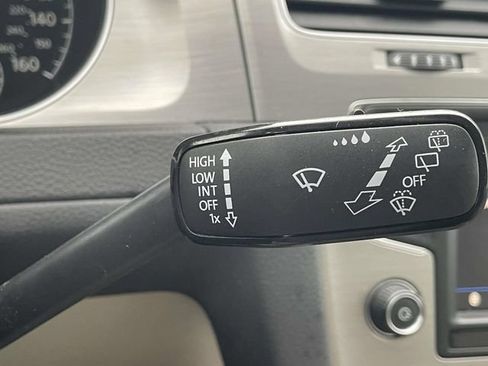 Used 2017 Volkswagen Golf S FWD image 31