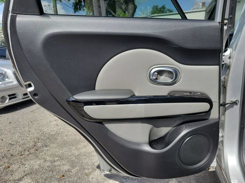 Used 2017 Kia Soul + w/ Primo Package FWD image 11