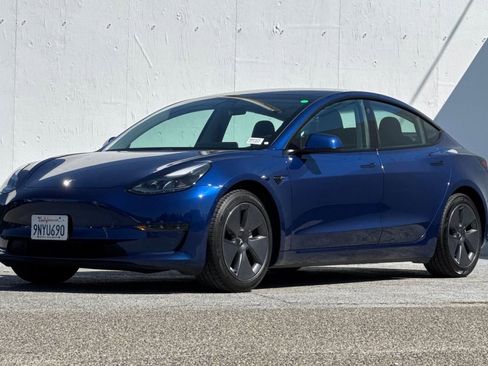 Used 2021 Tesla Model 3 Standard Range Plus RWD image 7