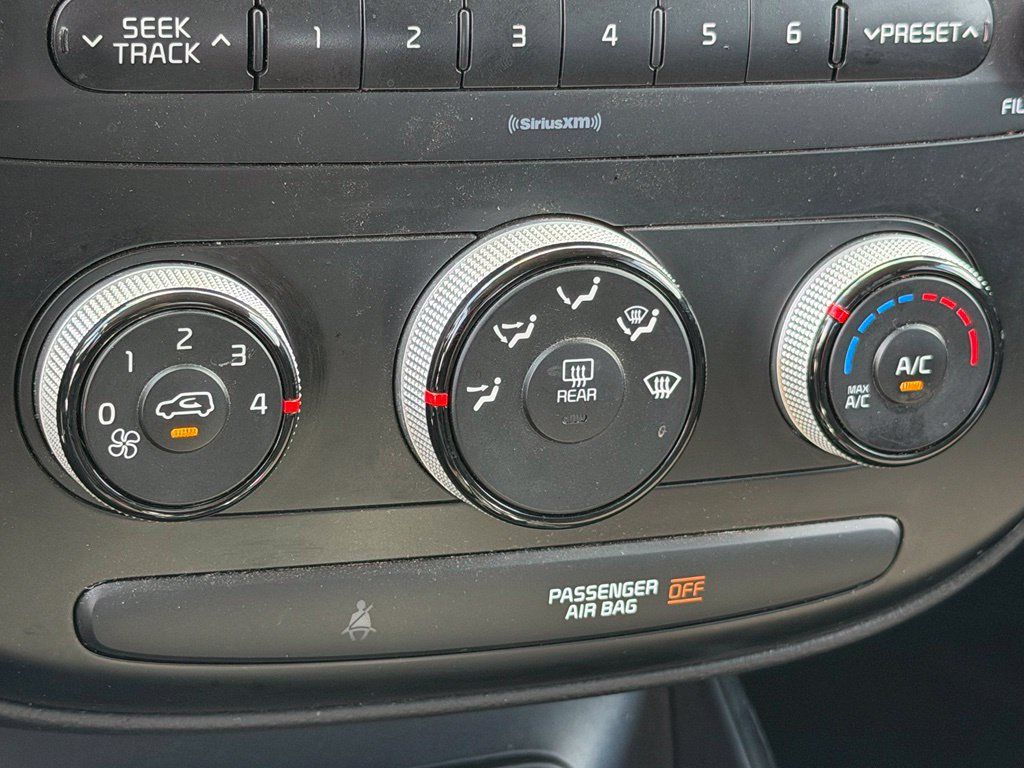 Used 2017 Kia Soul FWD image 19