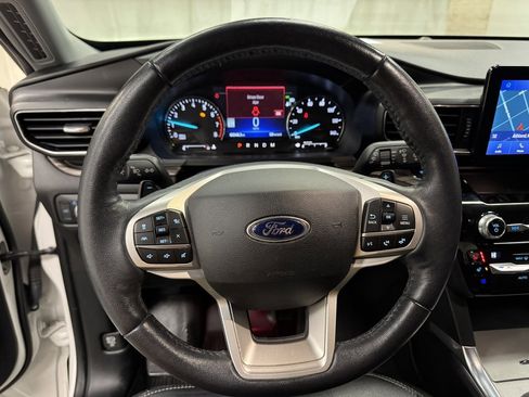 Used 2021 Ford Explorer Limited w/ Equipment Group 301A image 27
