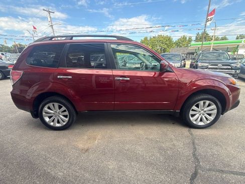 Used 2012 Subaru Forester 2.5X Premium AWD/4WD image 4