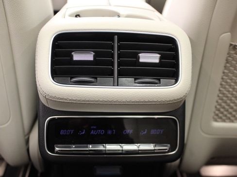 Certified 2025 Mercedes-Benz GLS 450 4MATIC image 46