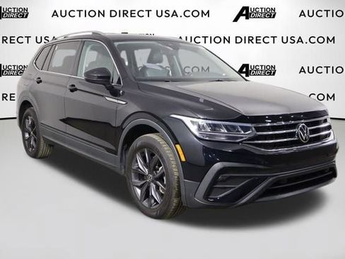 Used 2023 Volkswagen Tiguan SE FWD image 44