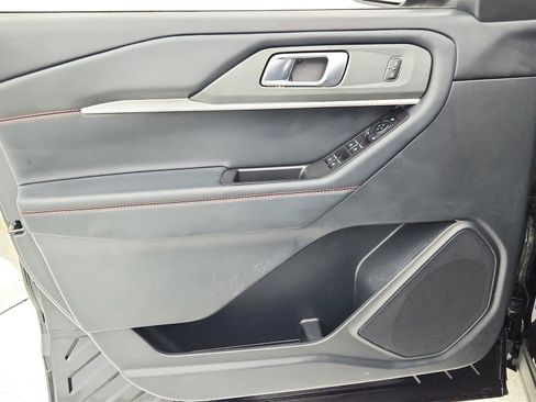 Used 2025 Ford Explorer ST-Line image 29