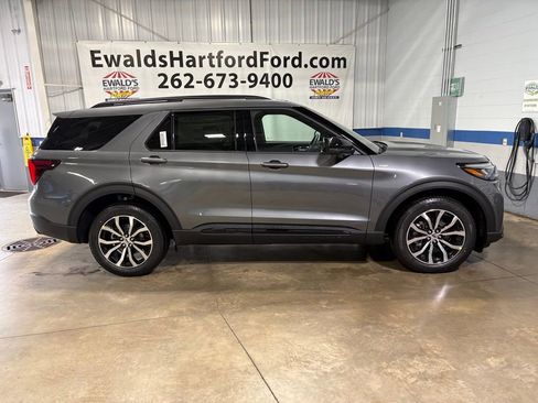 New 2026 Ford Explorer ST-Line image 7