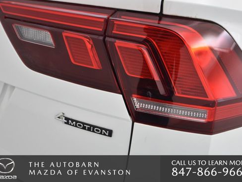 Used 2022 Volkswagen Tiguan SEL R-Line image 38