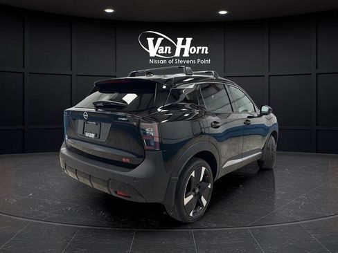 Used 2025 Nissan Kicks SR FWD image 7