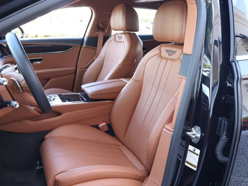 Used 2024 Bentley Flying Spur V8 AWD/4WD image 15