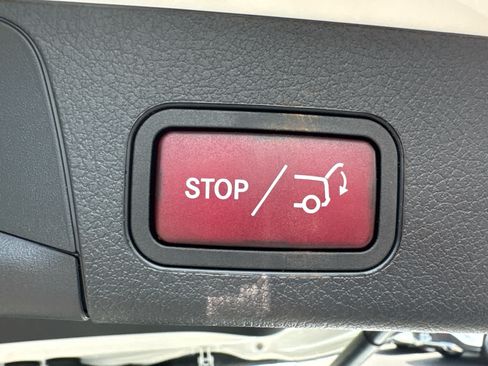 Used 2026 Mercedes-Benz GLB 250 image 8