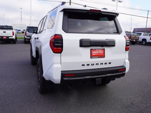 New 2026 Toyota 4Runner SR5 image 9