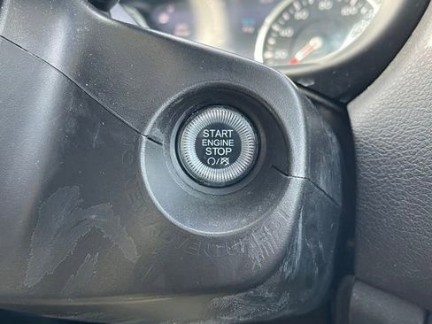 Used 2023 Jeep Renegade Latitude image 17