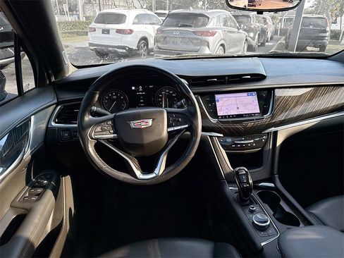 Used 2023 Cadillac XT6 Premium Luxury w/ Technology Package image 25