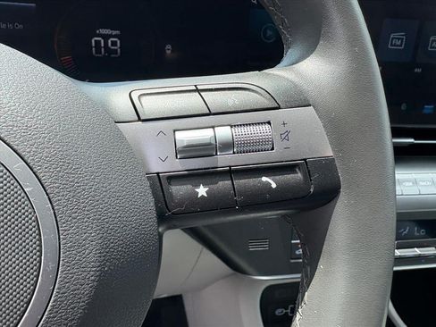 Certified 2025 Hyundai Kona SEL FWD image 11
