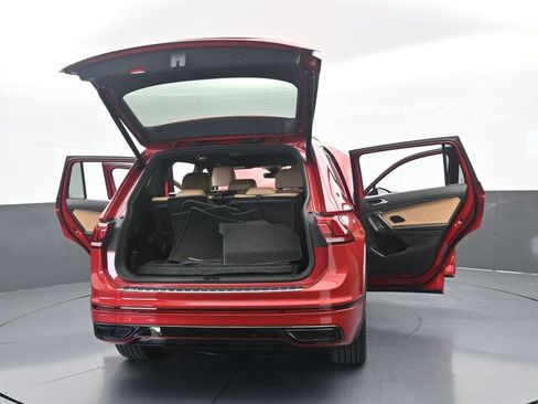 Used 2024 Volkswagen Tiguan SE R-Line FWD image 79