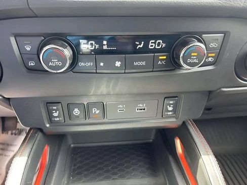 Used 2023 Nissan Frontier PRO-4X w/ Pro Convenience Package AWD/4WD image 18