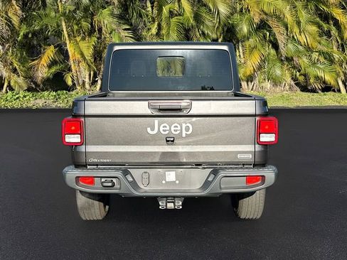 Used 2022 Jeep Gladiator Overland w/ Popular Equipment Package image 6