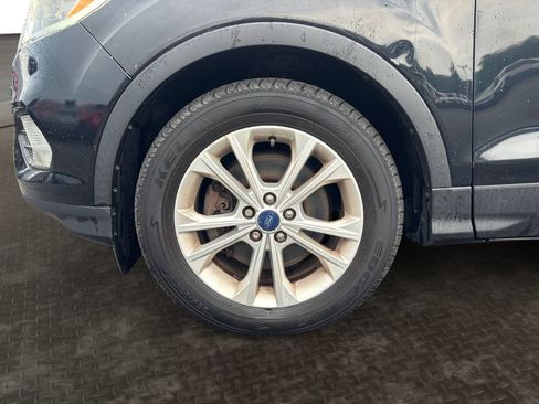 Used 2017 Ford Escape SE AWD/4WD image 9