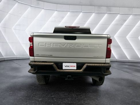 Used 2022 Chevrolet Silverado 2500 Custom w/ Custom Value Package AWD/4WD image 5
