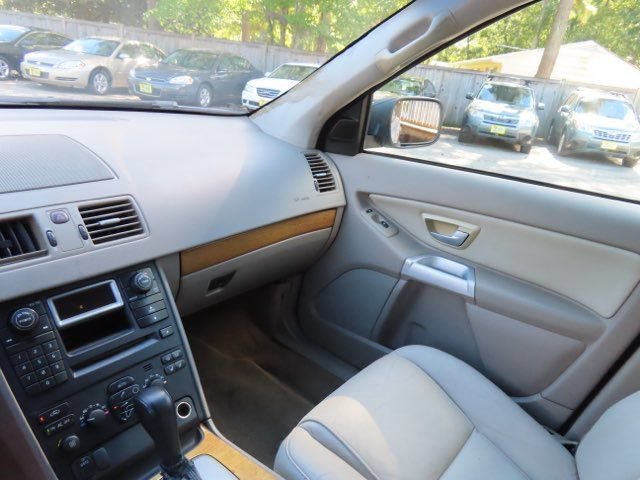 Used 2005 Volvo XC90 2.5T AWD/4WD image 19
