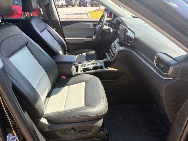Used 2023 Ford Explorer XLT w/ Equipment Group 202A RWD image 23