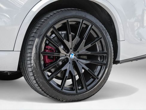 Used 2021 BMW X5 M50i image 77