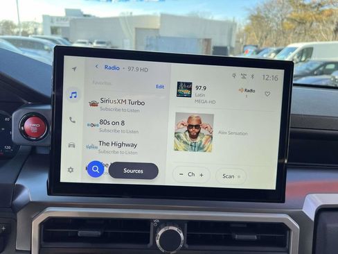 Used 2024 Toyota Tacoma TRD Sport image 28