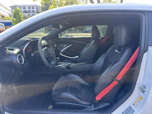 Used 2018 Chevrolet Camaro ZL1 RWD image 16