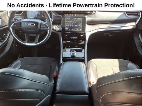 Used 2023 Jeep Grand Cherokee Altitude image 21