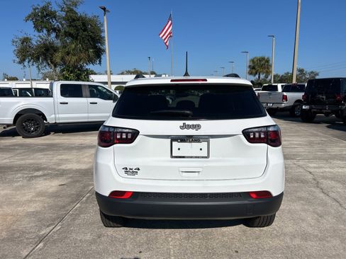 New 2026 Jeep Compass Latitude image 4