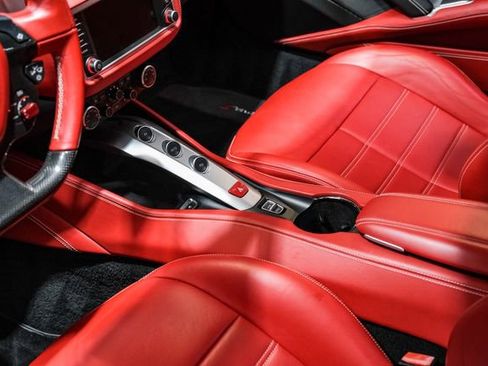 Used 2018 Ferrari California T image 30