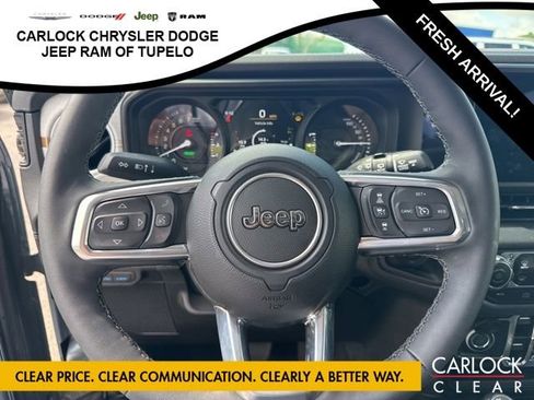 Used 2025 Jeep Wrangler Unlimited Sahara AWD/4WD image 14