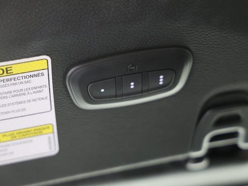 Used 2022 Jeep Wrangler Unlimited Sahara image 22