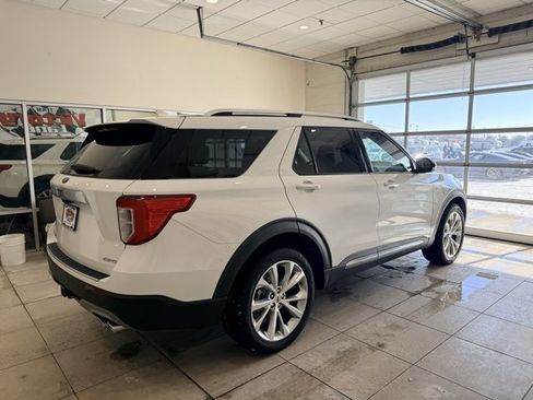 Used 2023 Ford Explorer Platinum w/ Technology Package image 4