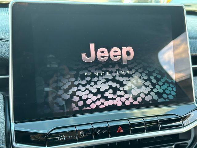 Used 2024 Jeep Compass Latitude AWD/4WD image 15