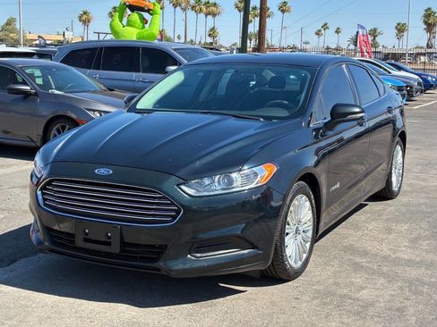 Used 2014 Ford Fusion SE FWD image 1