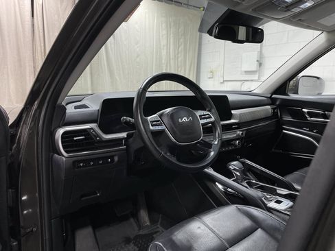 Used 2024 Kia Telluride EX w/ EX Captain's Chair Package AWD/4WD image 10