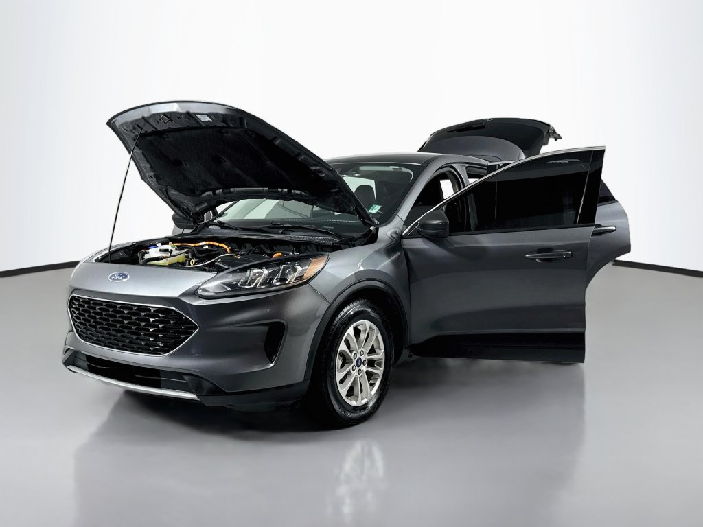 Used 2022 Ford Escape SE w/ Cold Weather Package FWD image 17