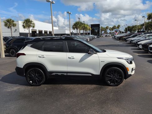 Used 2022 Kia Seltos Nightfall Edition AWD/4WD image 3