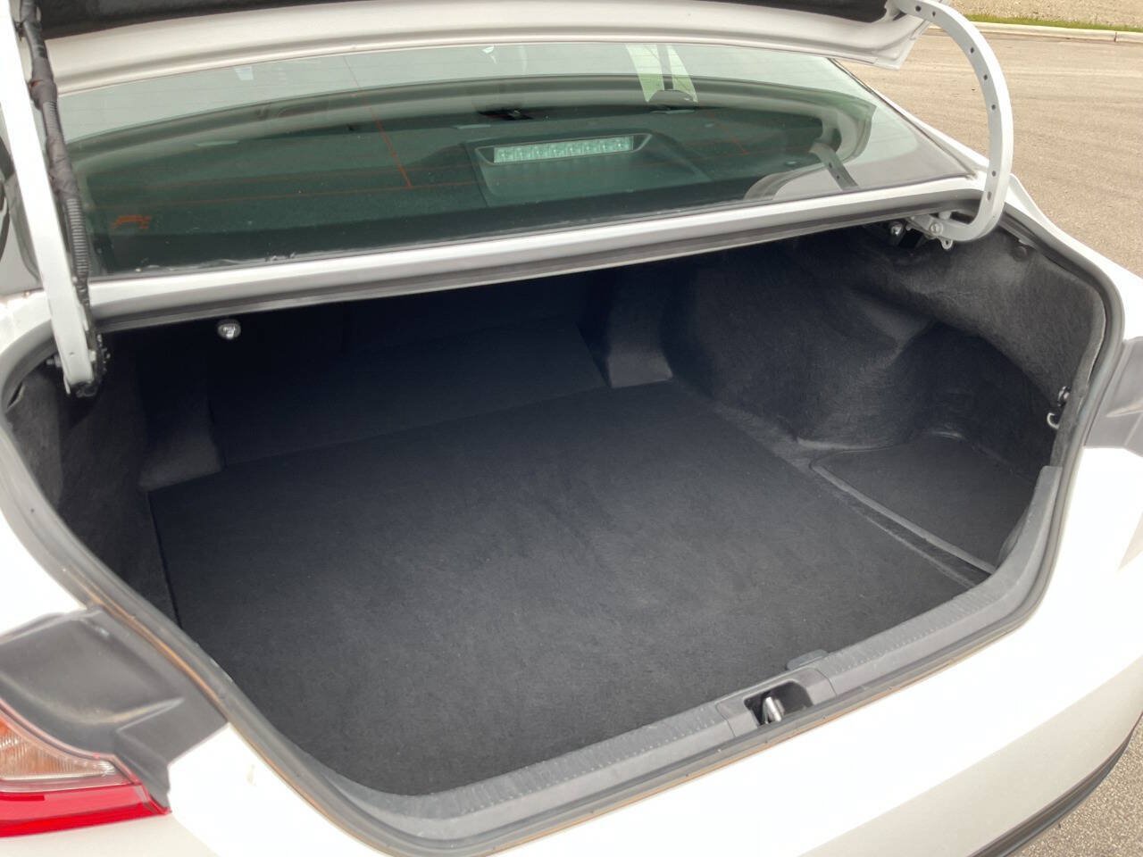 Used 2025 Toyota Camry LE FWD image 36