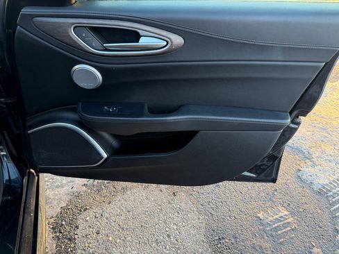 Used 2017 Alfa Romeo Giulia Ti w/ TI Lusso Package image 20