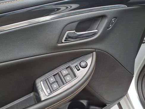 Used 2019 Chevrolet Impala LT w/ LT Convenience Package FWD image 11